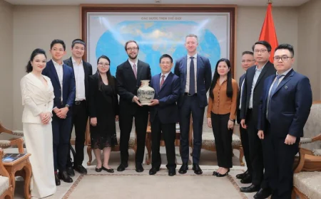 Phó Thủ tướng Hồ Đức Phớc tiếp lãnh đạo Tập đoàn Tether