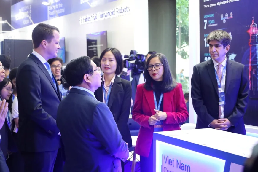 Thủ tướng: Chuyển đổi xanh và chuyển đổi số là yêu cầu cấp thiết