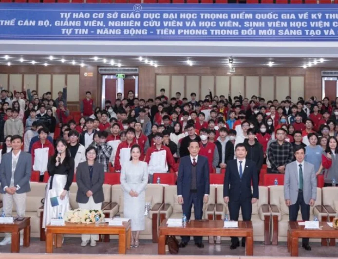 Bê bối từ các vụ lộ dữ liệu hàng tỷ USD: Giải pháp nào để bảo vệ người dùng?