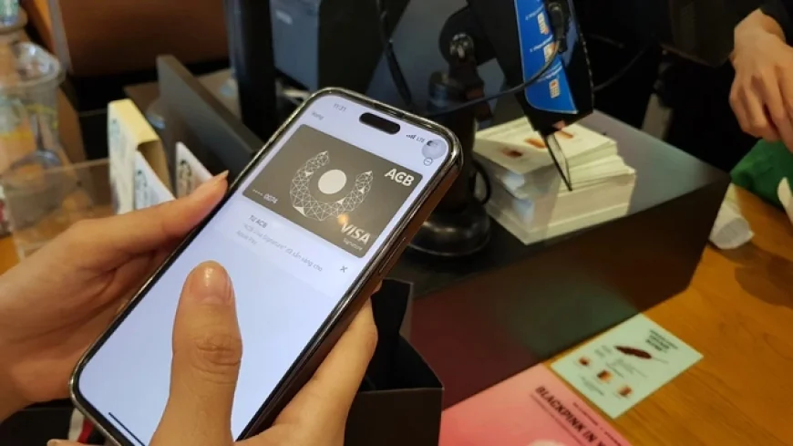 Ứng dụng Mobile Banking tự động thoát hoặc dừng hoạt động khi có 3 dấu hiệu sau