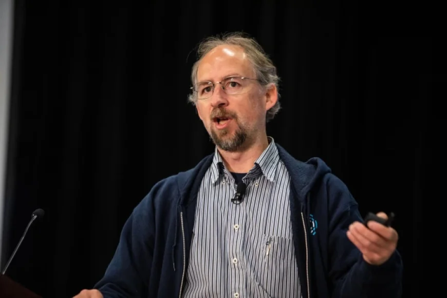 Thông tin danh tính 'cha đẻ' Bitcoin rộ trở lại